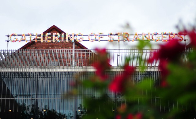 Wayfaring stranger comes&nbsp;home